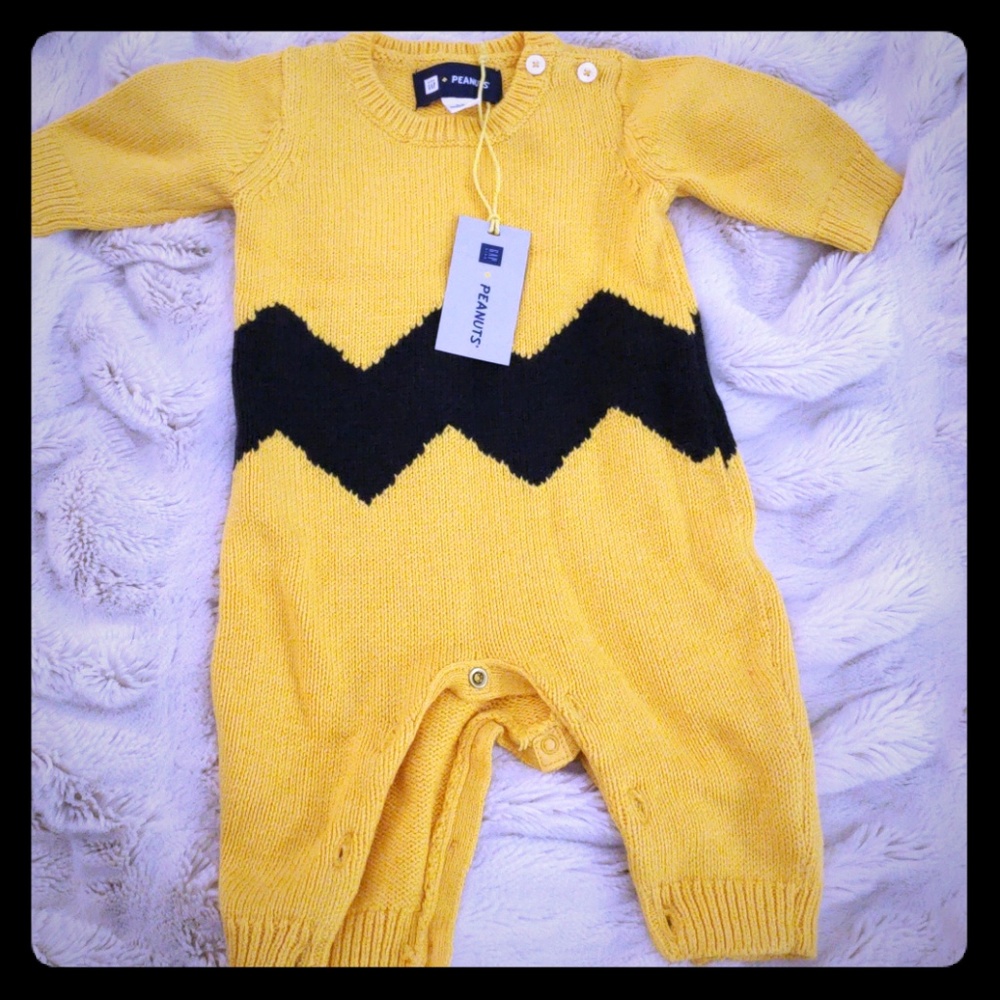 BabyGap Charlie Brown Peanuts Sweater Knit Onesie